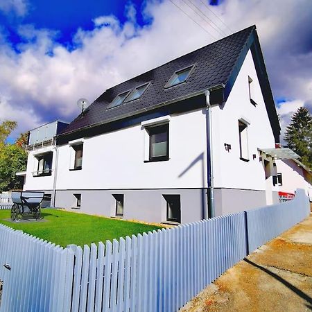 Ferienhaus Moni Gunningen Экстерьер фото