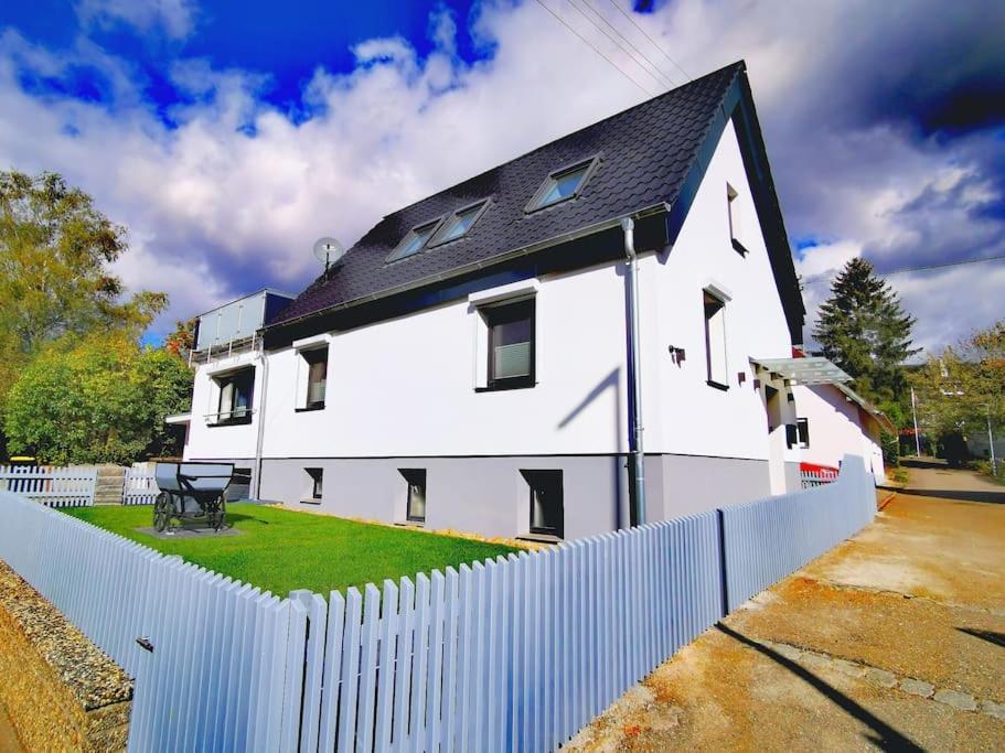 Ferienhaus Moni Gunningen Экстерьер фото